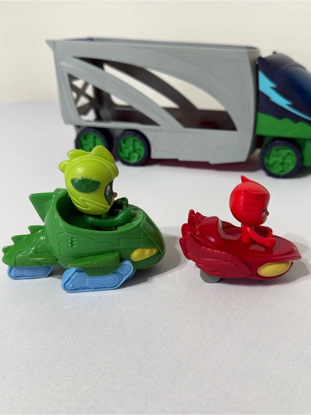 PJ Masks PJ Transporter Action Figure Vehicle Toy Set + 2 Mini- Gecko & Owlette